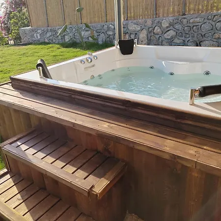 Bella Vista Nature House's